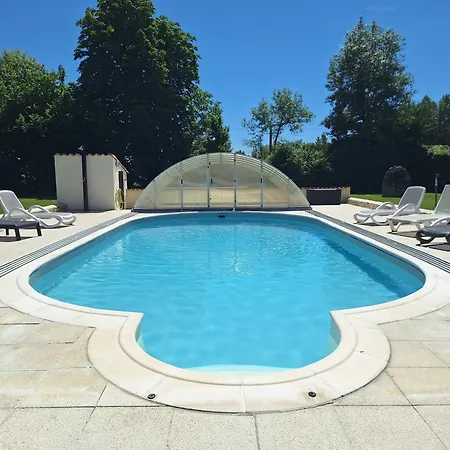 Les Grandes Ecures Mons (Charente-Maritime)