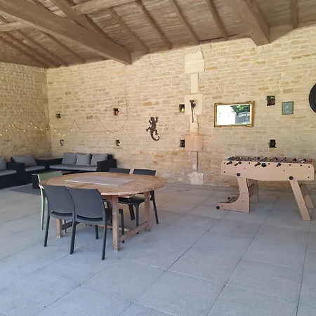 Les Grandes Ecures Feriehus *