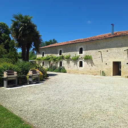 Les Grandes Ecures * Mons (Charente-Maritime)