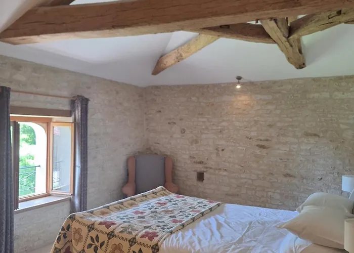 Les Grandes Ecures 度假居 *