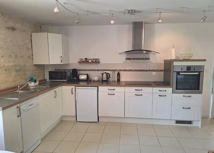 Les Grandes Ecures 度假居 Mons (Charente-Maritime)