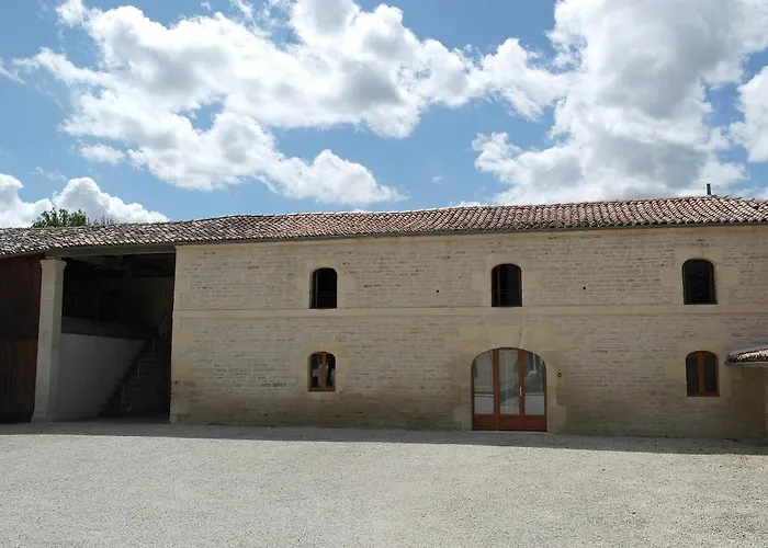 Les Grandes Ecures 度假居 Mons (Charente-Maritime)