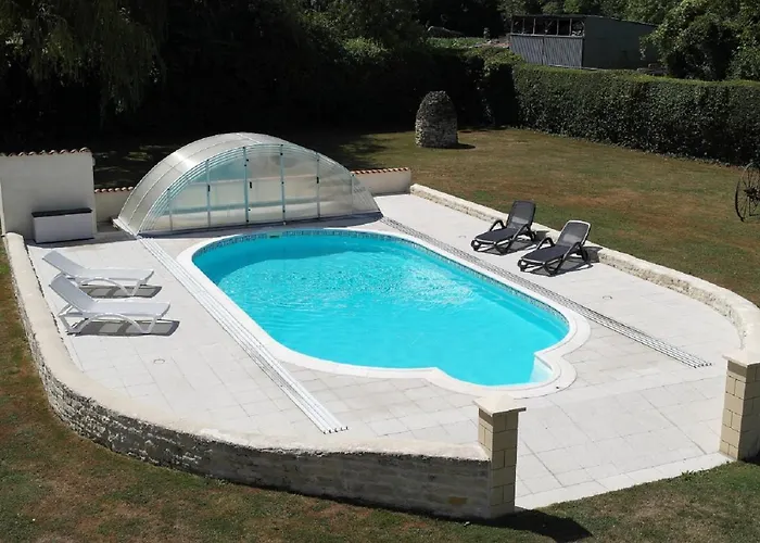 Les Grandes Ecures Mons (Charente-Maritime)